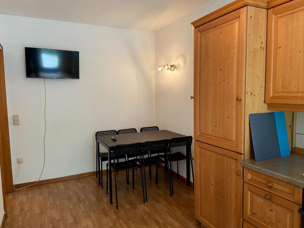 Cozy Apartment In Oberhausen Oberhausen  Buitenkant foto